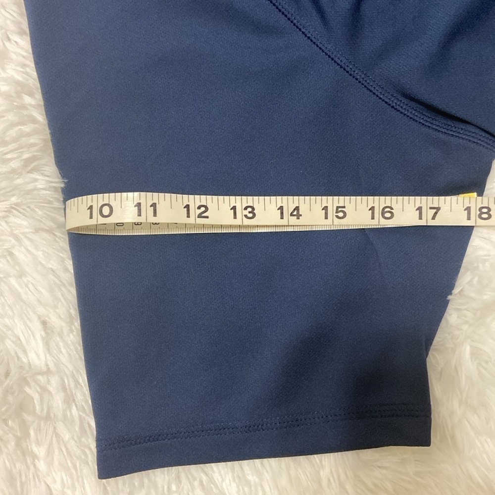 NIKE DRI-FIT,LARGE SIDE LOGO,DARK BLUE, SHORT SLEEVE,SPORT T-SHIRT.SIZE-… - Picture 9 of 10